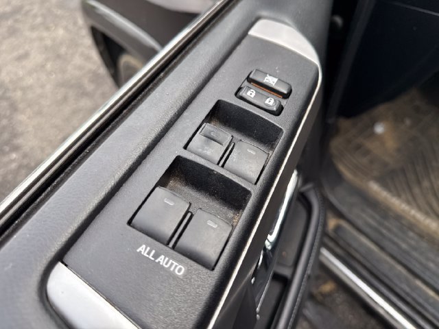 Used 2018 Toyota 4Runner Limited AWD/4WD image 19