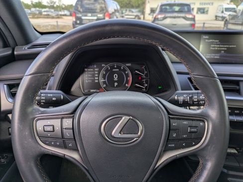Used 2022 Lexus UX 200 w/ Accessory Package (Z1) FWD image 24