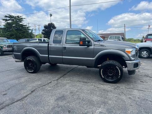 Used 2011 Ford F250 XLT w/ XLT Interior Pkg AWD/4WD image 3