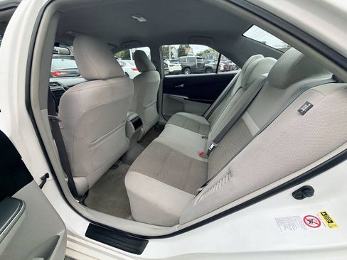 Used 2012 Toyota Camry LE FWD image 5