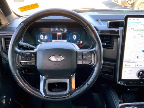 Used 2023 Ford Expedition Max Platinum image 5