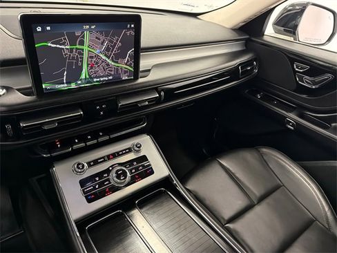 Used 2023 Lincoln Aviator AWD w/ Premium Package image 26