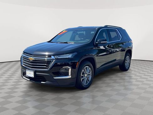 Used 2023 Chevrolet Traverse LT AWD/4WD image 3
