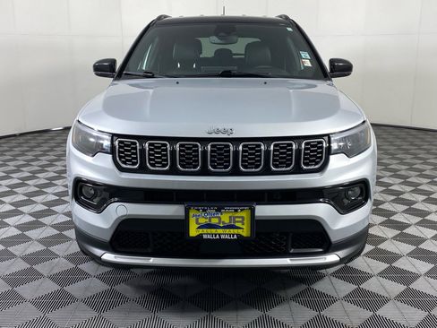 Used 2025 Jeep Compass Limited AWD/4WD image 12