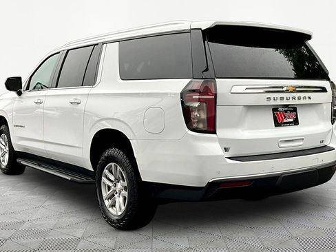 Used 2022 Chevrolet Suburban LT AWD/4WD image 4