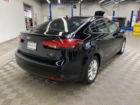 Used 2017 Kia Forte S image 12