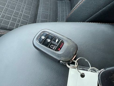 Used 2025 Honda HR-V Sport image 14