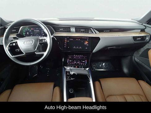 Used 2019 Audi e-tron Prestige w/ Prestige Package AWD/4WD image 22