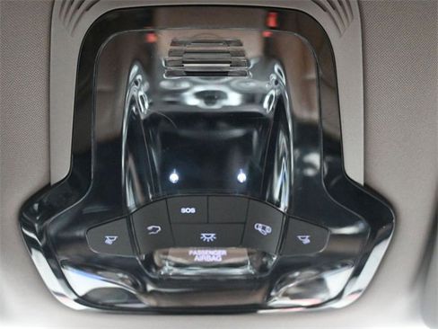 Used 2020 Alfa Romeo Stelvio image 18