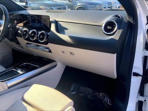 Used 2025 Mercedes-Benz GLA 250 4MATIC image 14