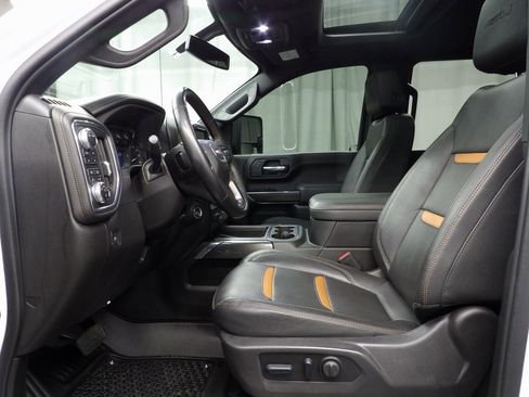 Used 2023 GMC Sierra 2500 AT4 w/ AT4 Preferred Package image 9