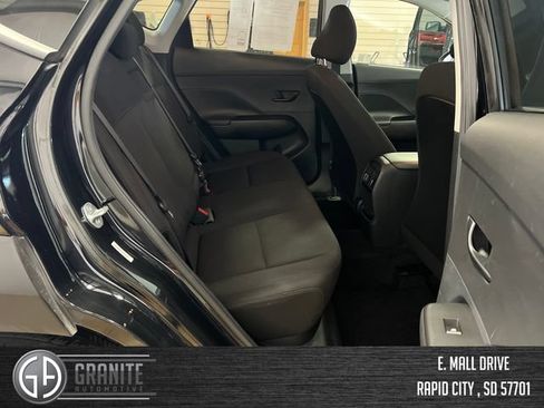 Used 2025 Hyundai Kona SEL FWD image 34