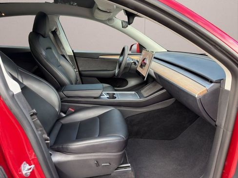 Used 2022 Tesla Model Y Long Range image 13