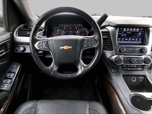 Used 2018 Chevrolet Suburban LT RWD image 6