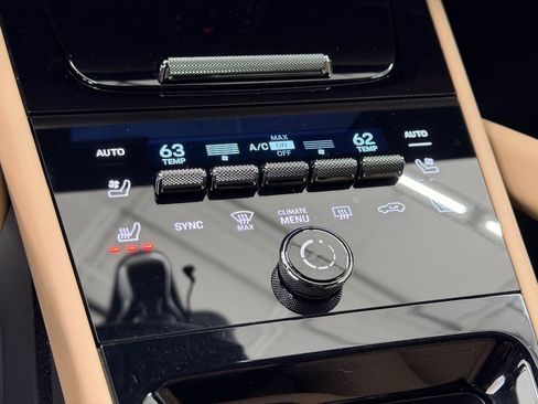 Used 2024 Porsche Cayenne AWD image 26