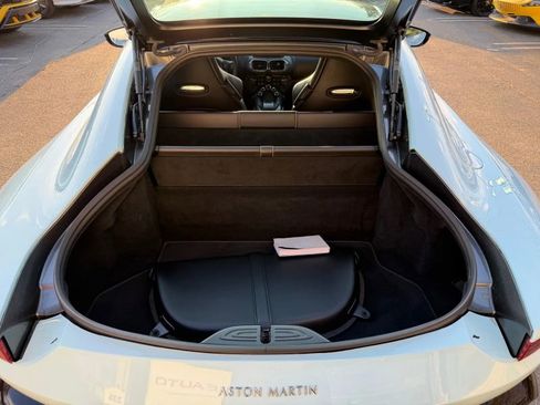 Used 2019 Aston Martin V8 Vantage Coupe image 30