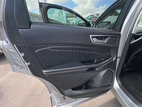 Used 2020 Ford Edge Titanium w/ Equipment Group 301A FWD image 23
