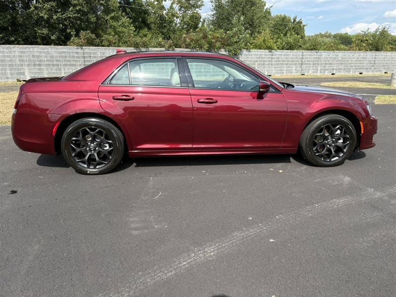Used 2022 Chrysler 300 Touring L w/ Popular Equipment Group AWD/4WD image 6