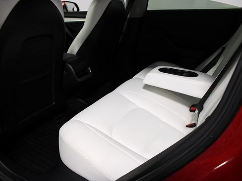 Used 2021 Tesla Model 3 Performance image 20