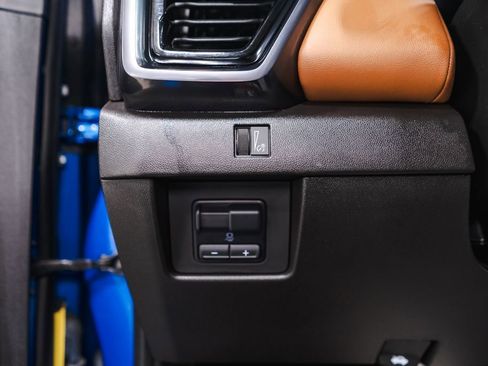 Used 2023 GMC Canyon AT4 w/ AT4 Premium Package image 21