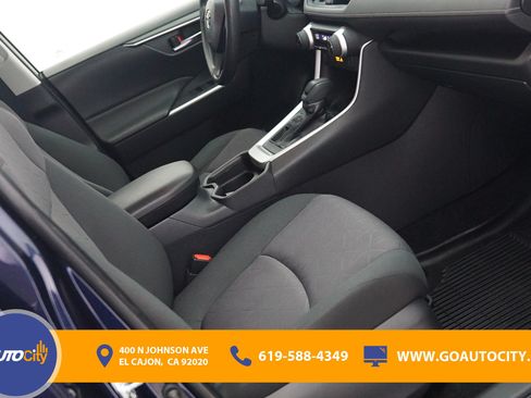 Used 2019 Toyota RAV4 XLE w/ Convenience Package AWD/4WD image 8