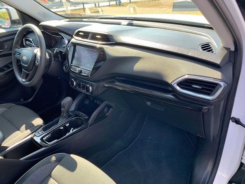 Certified 2022 Chevrolet TrailBlazer LT w/ Convenience Package image 26