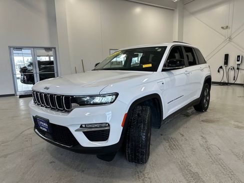 Used 2022 Jeep Grand Cherokee Limited 4xe image 12