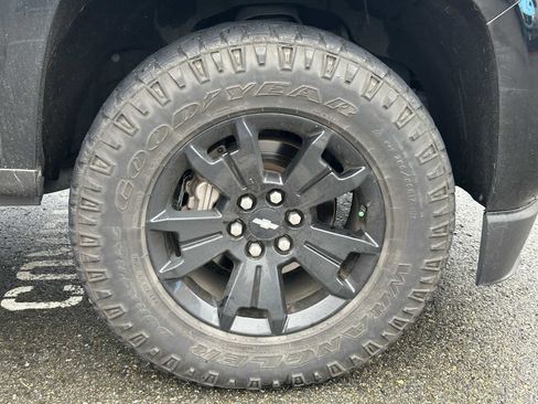 Used 2019 Chevrolet Colorado Z71 w/ Z71 Midnight Edition image 5