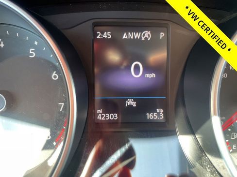 Used 2021 Volkswagen Tiguan SE AWD/4WD image 28