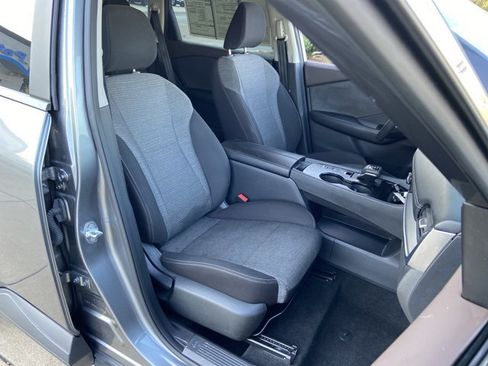 Used 2023 Nissan Rogue SV FWD image 11