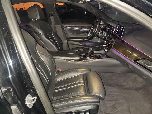 Used 2017 BMW 540i w/ Premium Package image 4