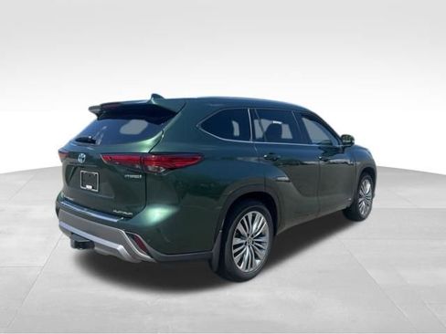 Used 2023 Toyota Highlander Platinum AWD/4WD image 5