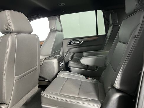 Used 2025 GMC Yukon XL Denali image 26