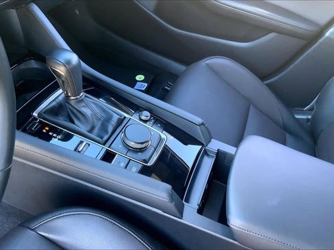 Used 2024 MAZDA MAZDA3 Hatchback w/Premium Plus Pkg image 16