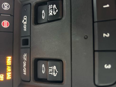 Used 2019 Buick Regal Avenir w/ Driver Confidence Package II image 20