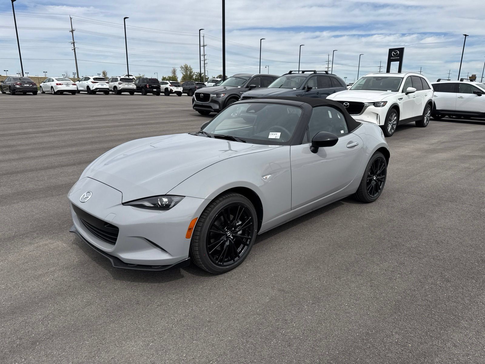 New 2026 MAZDA MX-5 Miata Club w/ Interior Package RWD image 3