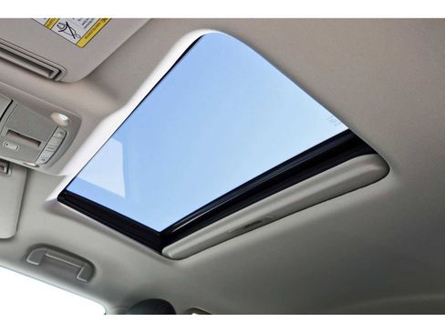 Used 2024 Nissan Armada Platinum w/ Captain's Chairs Package image 29