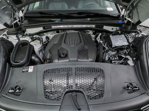New 2026 Porsche Macan Turbo AWD/4WD image 36