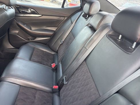 Used 2020 Nissan Maxima SR w/ Sport Mat Group image 9