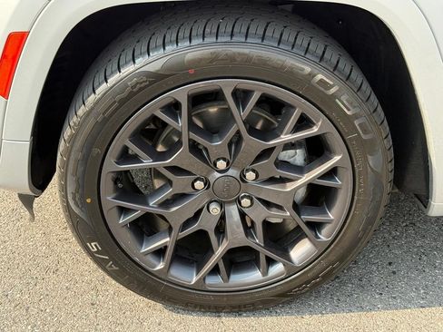 Certified 2023 Jeep Grand Cherokee L Summit AWD/4WD image 13