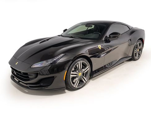 Used 2019 Ferrari Portofino RWD image 2