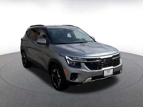 Used 2025 Kia Seltos S image 3