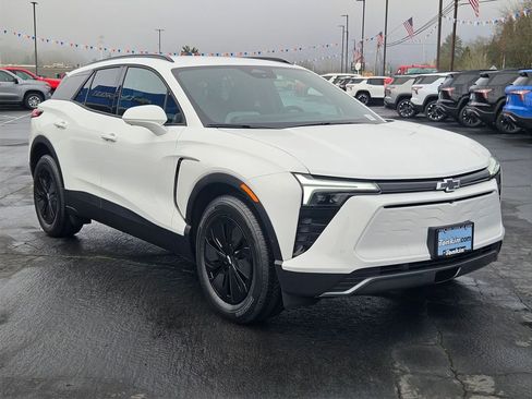 New 2026 Chevrolet Blazer EV LT w/ Super Cruise Package FWD image 8