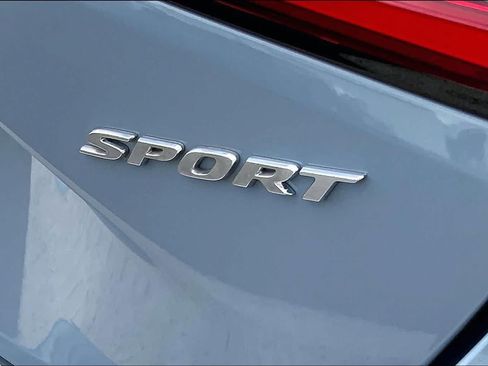 Used 2022 Honda Civic Sport image 7