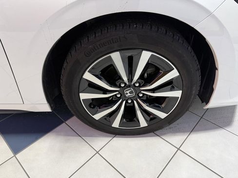 Used 2024 Honda Civic EX-L image 34