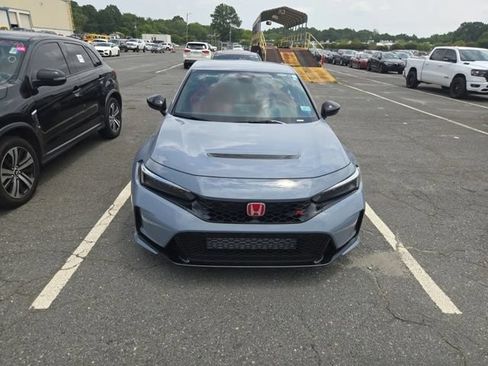 Used 2025 Honda Civic Type R image 4