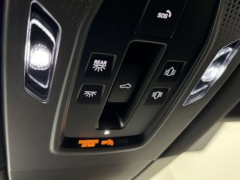 Used 2024 Porsche Macan 4 Electric image 32