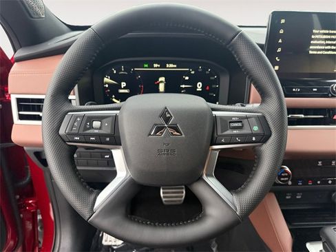 New 2026 Mitsubishi Outlander SEL image 17