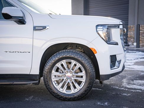 Used 2023 GMC Yukon XL SLE image 4