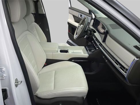 Used 2024 Hyundai Santa Fe Calligraphy AWD/4WD image 12